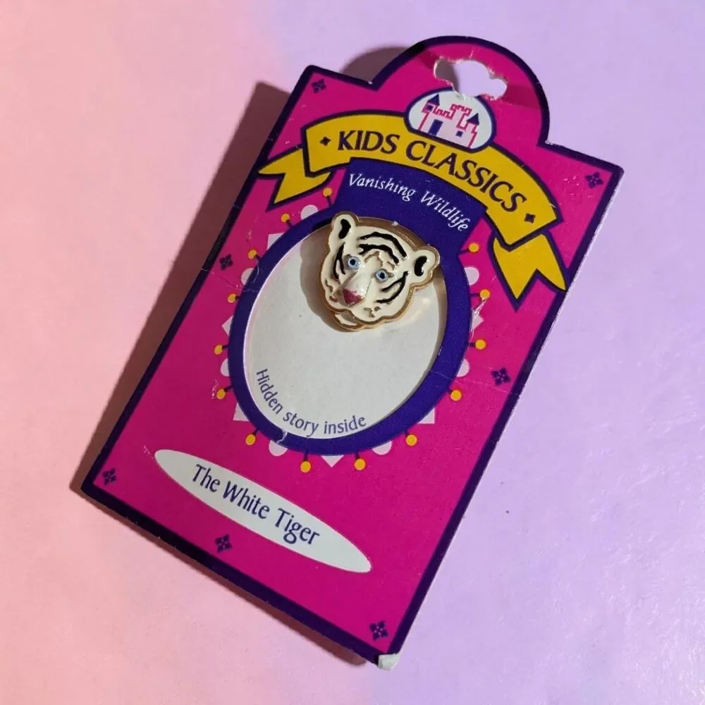 Vintage Kids Classics White Tiger Necklace Vanishing Wildlife Enamel Pendant Y2K